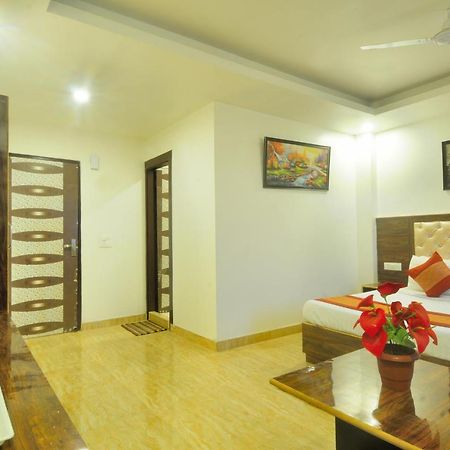 Hotel Noida Delight 外观 照片