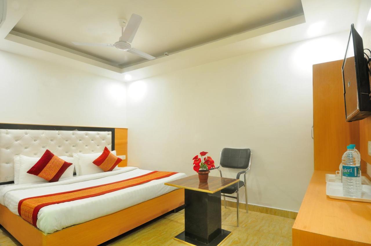 Hotel Noida Delight 外观 照片