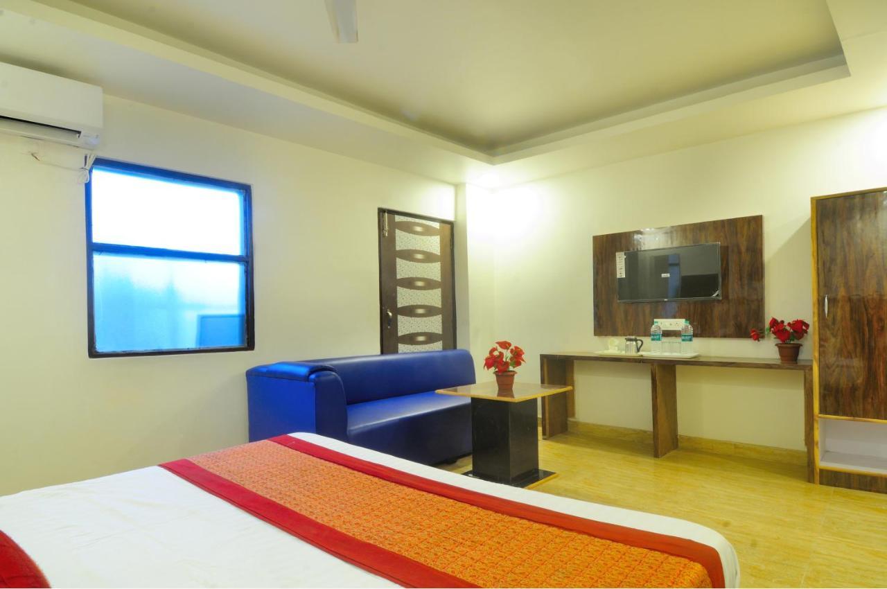 Hotel Noida Delight 外观 照片