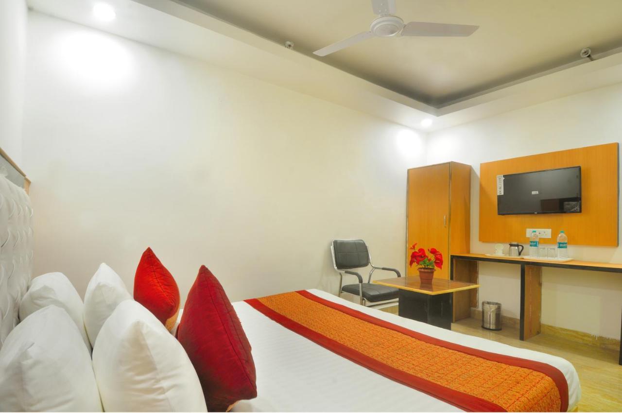 Hotel Noida Delight 外观 照片