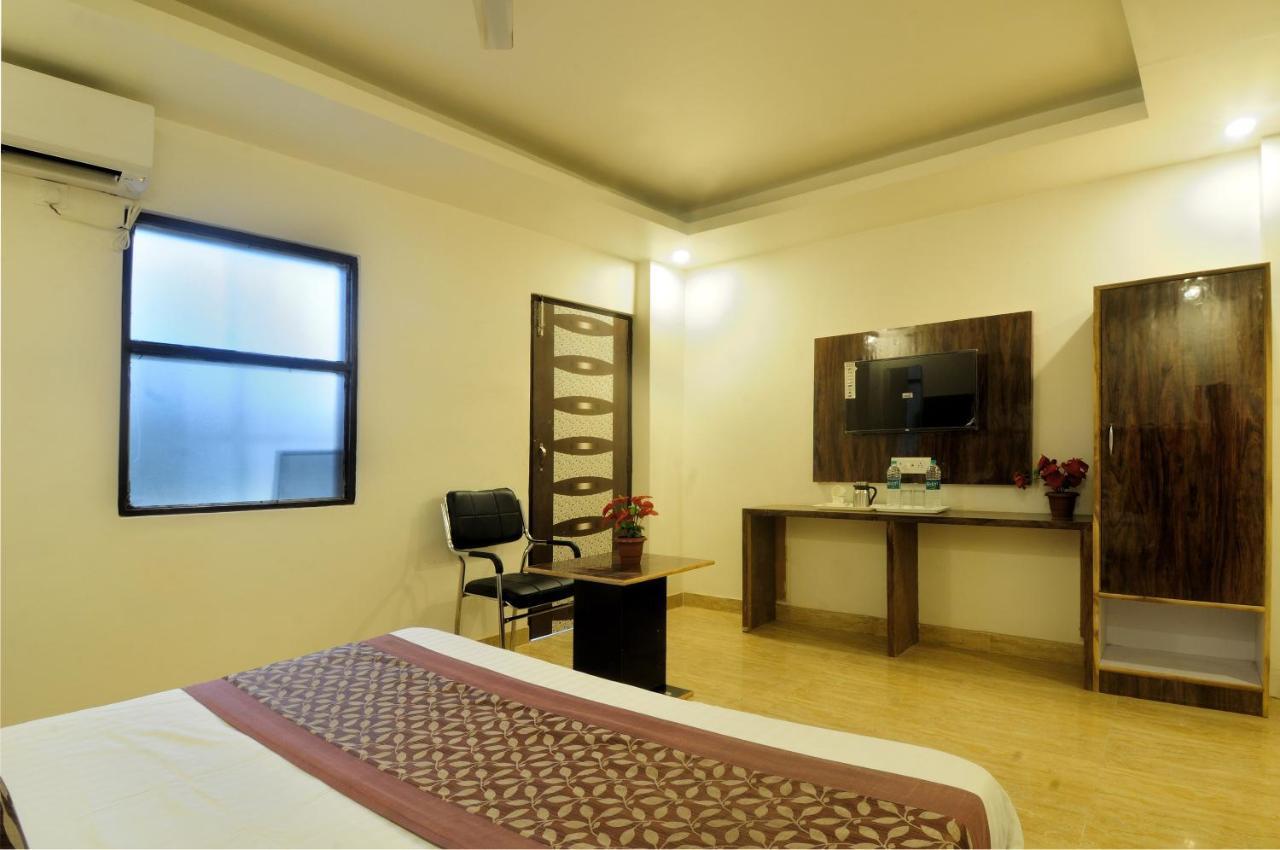 Hotel Noida Delight 外观 照片